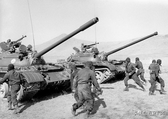 T-54坦克的通信與外部設(shè)備升級(jí) 從基礎(chǔ)無(wú)線電到現(xiàn)代化改造